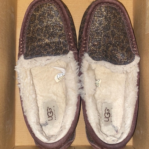 135. UGG size 7 women Rylee Glitter Brown Leopard Print Moccasin Slippers - Picture 1 of 8